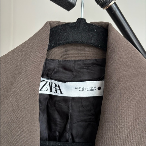 Zara Sleeveless Blazer – Taupe, Quiet Luxury, Tailored Fit, Size M - Picture 2 of 3